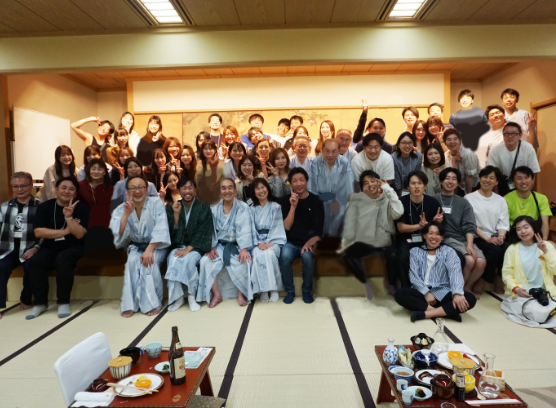社員旅行の宴会の様子